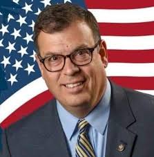 Super Bowl Champion Greg Senat '17 returned to Wagner, showing President  Jeffrey Doggett his ring and sharing wisdom with sports administration  students! A former Seahawk standout in both football and basketball, Senat