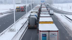 Les 7,5 tonnes sont autorisés à circuler à compter de ce mercredi 20 mai, 16 heures, jusqu'à ce jeudi 21 mai minuit, et du dimanche 30 mai à 16 heures jusqu'au lundi 1er juin minuit. Des Zones De Stockage Temporaire Et Des Interdictions De Circulation Pour Les Camions