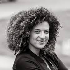 Deux nouveaux visages chez Solidatech ! ✨ Depuis quelques mois, notre  équipe s'est enrichie de deux nouvelles recrues prêtes à mettre leur  expertise et leur énergie au service de notre mission. 📢…