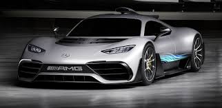 With its prominent shark fin, gaping front and rear diffusers, it has the power to take corners fast. Mercedes Amg One Mit Uber 1 000 Ps Auf Der Nordschleife Jesmb
