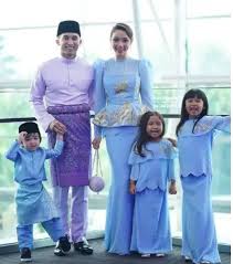 Afiq muiz tidak jelez langsung dengan tuah dan kemewahan yang eina dapat dan menganggap itu adalah rezeki eina. Jefri Aduba De Janitor On Twitter 52 Afiq Muiz Eina Azman Afiq Pachara Apin Affin 53 Fauzi Nawawi Rita Fauzi Nawawi Lisdawati Fwelda 54 Umie Aida Hairie Othman Aqasha Umie