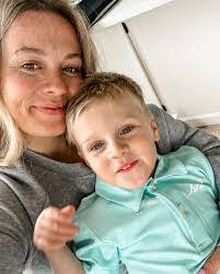 Margo Briggs's Instagram, Twitter & Facebook