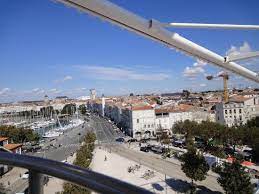 Chez la grande récré, vous retrouverez tout l'univers du jouet (plein air, construction, imitation, peluches, petite enfance, société…), et bien sûr les grandes marques classiques et les héros du moment. La Grande Roue La Rochelle Aktuelle 2021 Lohnt Es Sich Mit Fotos