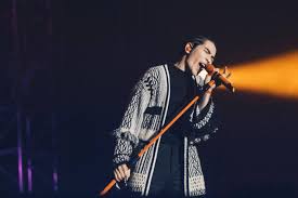 Jam hsiao singapore / house tour: Concert Review Jam Hsiao Entertains With Power Vocals And Theatrics