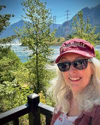 Holly Colt (@hollycolt) • Instagram photos and videos