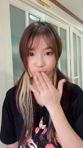 Chopping Dance Extended Tongue