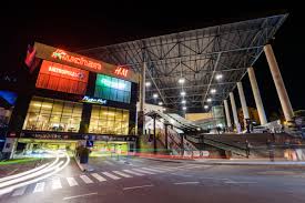 Gift cards la brandurile din mall, vouchere la foodcourt sau 10 tabere de echitație de la wonderland cluj resort. Parcare Cu PlatÄƒ La Iulius Mall Cluj In Subteran Cat Va Costa Parcarea Pe OrÄƒ Stiri De Cluj