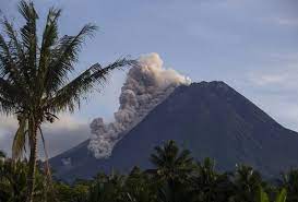 Media captionlava destroys houses after dr congo volcano erupts. Indonesia S Merapi Volcano Spews Ash And Debris In New Eruption Honolulu Star Advertiser
