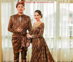 Hampir dua tahun membina mahligai, aktres jelita, siti saleha, 29, belum puas 'hidup berdua' bersama suaminya, ahmad lutfi azhar, 33. 14 Gambar Sekitar Majlis Resepsi Siti Saleha Suami Majlis Resepsi Sebelah Pihak Lelaki Bagi Pasangan Siti Saleha 27 Gaun Perkawinan Resepsi Model Pakaian