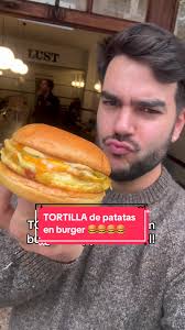 La Señora Que Anda Vendiendo Tortilla Y Viene Un Joven Y Le Dice Ay De  Veras