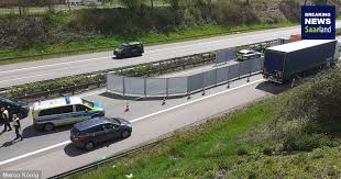 Saarland is a state of germany in the west of the country. Fussganger Von Lkw Erfasst Todlicher Unfall Auf Der A 6 Breaking News Saarland