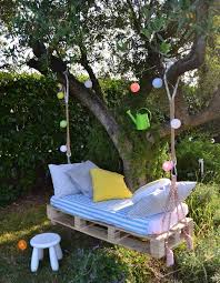 Columpios Para Jardin Y Su Uso En El Diseno Del Espacio Al Aire Libre Columpios De Madera Camas Balancin De Pale Columpios