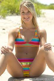 Natural blonde Jewel takes off her bikini for nude solo poses on sandy  beach - PornPics.com