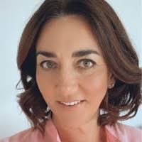 50+ perfiles de «Nally»