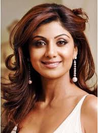 How Do Celebrities With Diamond Face Shape Style Their Hair Diamond Face Shape Hairstyles Diamond Face Shape Diamond Face Shape Celebrities