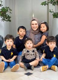 It's been a while peeps! Tak Pernah Beza Kasih Anak Sendiri Anak Angkat Ds Zizie Izette Bahagia Jadi Ibu Nona