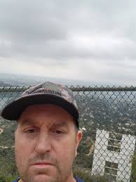 Single 27 from Illinois looking for friends or a relationship