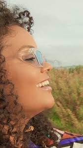 “Podem falar” um dos singles do meu álbum “Nada Kay do Céu”., Sexta-feira,  às 18h, conto convosco, no meu canal do youtube, para a estreia do  videoclipe💫