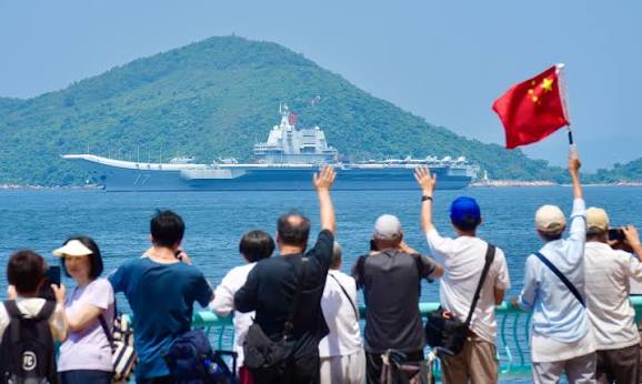 Hong Kong bids farewell to naval fleet led by aircraft carrier Shandong