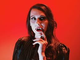 Savannah Stage Company presents an all-female 'Dracula' retelling