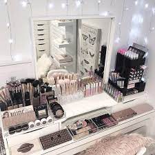 メイクアップバニティ ドレッサー 海外で人気のdiyスタイル modern glamour モダン グラマー 美とクローゼットの法則 インテリア 収納 バニティ 洗面化粧台
