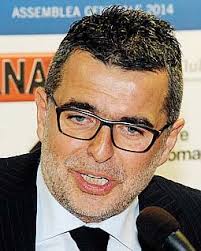 Salta tubatura, allagata via degli Schiocchi