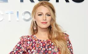 Born in los angeles, lively is the daughter of actor ernie lively, and made her professional d. Blake Lively Height Age Biography Husband Net Worth Facts