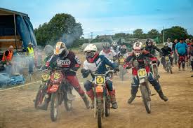 Photo PHOTOS. Prs de Vitr : la course folle de mobylettes a fait le ...