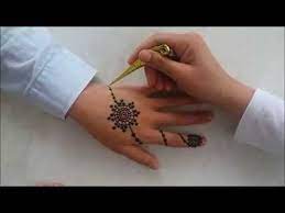 Hint Kinasi Nasil Yapilir Hint Kinasi Yapimi Hint Kinasiyla Dovme Yapimi 5 Youtube Dovme Hint Kinasi Kina