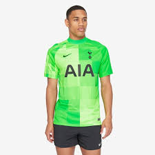 Tottenham hotspur setzt in der kommenden spielzeit wieder auf ein komplett weißes heimtrikot, nachdem es diese saison auch blaue element gibt. Nike Tottenham Hotspur 21 22 Stadium Torwart Heimtrikot Spark Grun Schwarz Herren Fanbekleidung Pro Direct Soccer