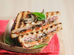 Decouvrez La Recette Croque Monsieur Aux Champignons Sur Cuisineactuelle Fr Recette Croque Monsieur Recette Croque Monsieur