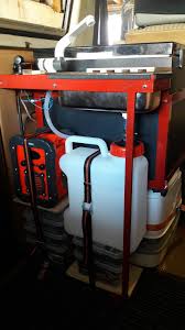Der Mittelgang Bleibt Frei Und Der Multivantisch Bleibt Klappbar Kuhlbox Porta Potti Spule Frisch Und Abwasser Auf Kleinstem Raum