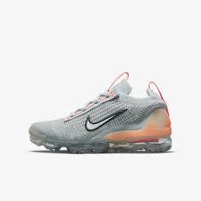 Rock the retro look in classic white nike shoes, like the ebernon, cortez, and the nike air monarch. Nike Air Max Shoes Nike Com