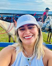 Com o coração cheio de gratidão, estive presente no Círio do Retiro Grande  neste domingo. Um encontro emocionante de fé, tradição e esperança para  todos nós 💙✨ #retirogrande #círio #fé #marajó