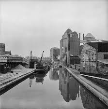 Canal Square La Villette Vue Par Marcel Bovis Vieux Paris Paris Rive Droite