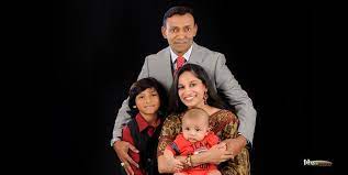 Family Portrait Photography Studio Meriyaadein Family Portrait Photography Professional Family Photography Family Photo Studio