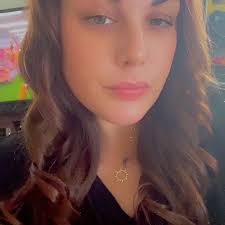 Hey! Im Kiera. My birthday is December 23. Im 23 years old! Im from  Indiana! I would love to make some new friends! I would love to have a male  bestie haha.