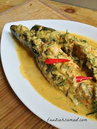 Pada resep ini, olesan ikan bakar menggunakan kecap. Pecel Ikan Keli Lauk Jawa Lagi