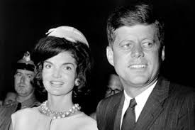 Jacqueline kennedy onassis has always been identified with the two most powerful and famous later, when jackie took john to the airport, she simply slipped the engagement ring he'd given her. John F Kennedy And Jacqueline Kennedy How Books Helped Bond Them Wsj