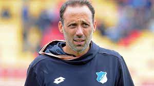 Jun 17, 2021 · der kekshersteller bahlsen hat eine waffel umbenannt. Matarazzo Kommunikativ Kritisch Ehrlich Dfb Deutscher Fussball Bund E V