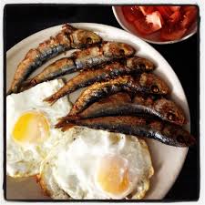 Pinoy Breakfast Tuyo With Eggs On Top Of Garlic Frie Rice And Crushed Tomatoes On The Side Yum I M Getting Hungr Pinoy Breakfast Food Filipino Breakfast