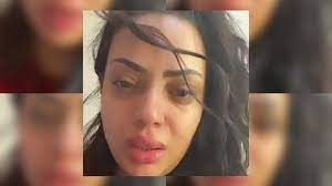 وبثت جنات السيسي فيديو الانتحار من داخل شقتها بسبب تعرضها لأزمة نفسية، ولكن السائق الخاص بها تمكن من مساعدتها، حين شاهد البث المباشر الخاص بمحاولة انتحارها، وأسرع إليها وتوجه بها إلى. Ø§Ù„Ù‚Ø¨Ø¶ Ø¹Ù„Ù‰ Ø¬Ù†Ø§Øª Ø§Ù„Ø³ÙŠØ³ÙŠ Ø¨Ø¹Ø¯ Ù…Ø­Ø§ÙˆÙ„ØªÙ‡Ø§ Ø§Ù„Ø§Ù†ØªØ­Ø§Ø± Ø¹Ù„Ù‰ ÙÙŠØ³Ø¨ÙˆÙƒ