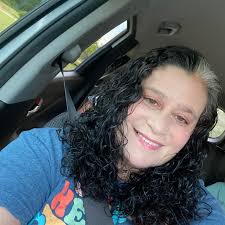 Smart bird feeder for close up view