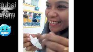 Pasti ada yang blur, pasti ada yang gak bisa kita lihat, nah tadi seperti pak manoj (produser manoj punjabi) bilang self conscious kita parno, pasti ada sesuatu di dalam frame, itu yang saya minta pak manoj dari awal. Pertama Kali Pakai Softlens First Time Wearing Contact Lens Contactlens Youtube