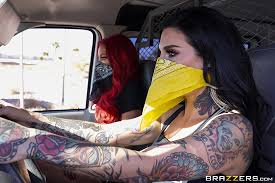 ▷ Joanna Angel in Pornstar Prey (Photo 1) | Brazzers