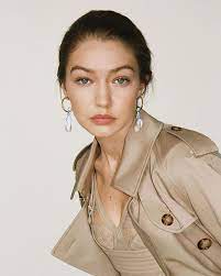 Burberry S S 2020 By Riccardo Tisci The Fashionography Gigi Hadid Bella Gigi Hadid Gigi Hadid Outfits