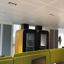 Edindiğim bilgiye göre amazon türkiye'de ofis açmış, alan ismi tescil ettirilmiş tabii bu özellikle parfüm severlerin işine yarayacaktır. Gokce Akustik Amazon Turkiye Ofisi Ofis Toplanti Facebook