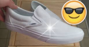 How To Clean White Vans With Oxiclean Powder Clean Stinky Shoes In 2020 Stinky Shoes Cleaning White Vans White Shoes Sneakers