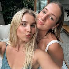 Hello, recently moved to tullamore. Late twenties female. Looking to join a  soccer or GAA club? Haven't played any other sports but maybe beginner  lessons eg tennis, boxing would be good either.