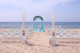 In spiaggia con app per l'ombrellone e distanziati. Matrimonio In Spiaggia In Sardegna Le 4 Migliori Venue Per Le Tue Nozze